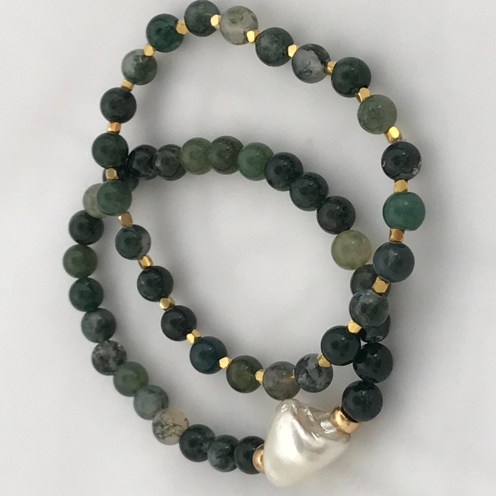 Dark green Jade and baroque pearl bracelet
